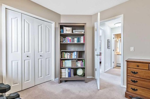 119 Mt Aberdeen Close Se, Calgary, AB - Indoor