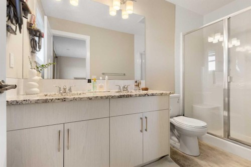 227 148 Avenue Nw, Calgary, AB - Indoor Photo Showing Bathroom