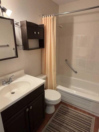511-200 Brookpark Drive Sw, Calgary, AB - Indoor Photo Showing Bathroom