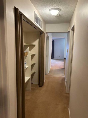 511-200 Brookpark Drive Sw, Calgary, AB - Indoor Photo Showing Other Room