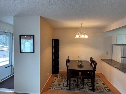 511-200 Brookpark Drive Sw, Calgary, AB - Indoor Photo Showing Dining Room