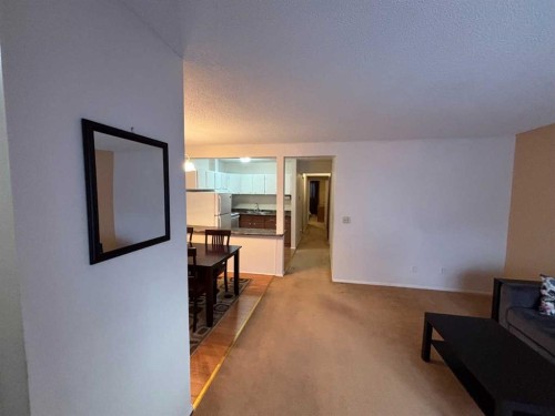 511-200 Brookpark Drive Sw, Calgary, AB - Indoor Photo Showing Other Room