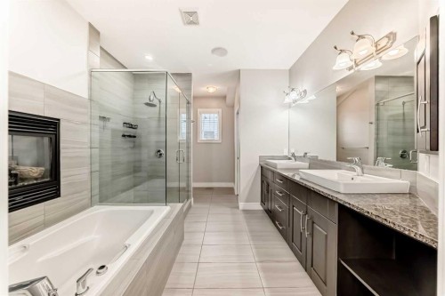 7904 Masters Boulevard Se, Calgary, AB - Indoor Photo Showing Bathroom