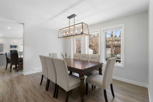 504 Varsity Estates Bay Nw, Calgary, AB - Indoor Photo Showing Dining Room