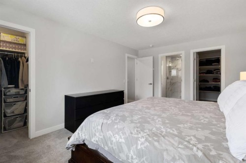 504 Varsity Estates Bay Nw, Calgary, AB - Indoor Photo Showing Bedroom