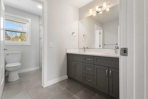 504 Varsity Estates Bay Nw, Calgary, AB - Indoor Photo Showing Bathroom