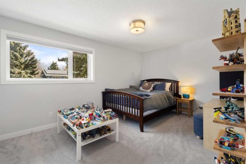 504 Varsity Estates Bay Nw, Calgary, AB - Indoor Photo Showing Bedroom