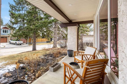 504 Varsity Estates Bay Nw, Calgary, AB - Outdoor