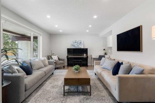 504 Varsity Estates Bay Nw, Calgary, AB - Indoor Photo Showing Living Room