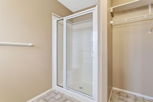 59 Silver Springs Way Nw, Airdrie, AB - Indoor Photo Showing Bathroom