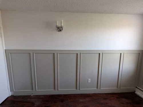 Calgary, AB - Indoor Photo Showing Other Room
