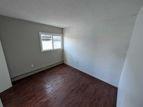 Calgary, AB - Indoor Photo Showing Other Room