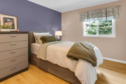 4640 Rundlehill Road Ne, Calgary, AB - Indoor Photo Showing Bedroom