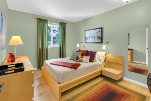4640 Rundlehill Road Ne, Calgary, AB - Indoor Photo Showing Bedroom