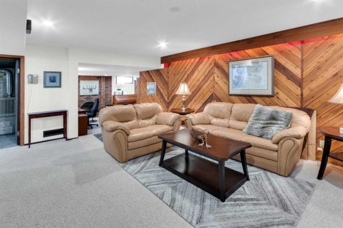 4640 Rundlehill Road Ne, Calgary, AB - Indoor Photo Showing Living Room