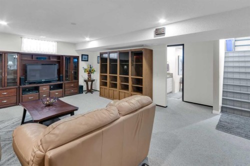 4640 Rundlehill Road Ne, Calgary, AB - Indoor Photo Showing Other Room