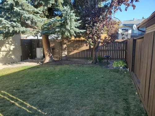 4640 Rundlehill Road Ne, Calgary, AB - Outdoor