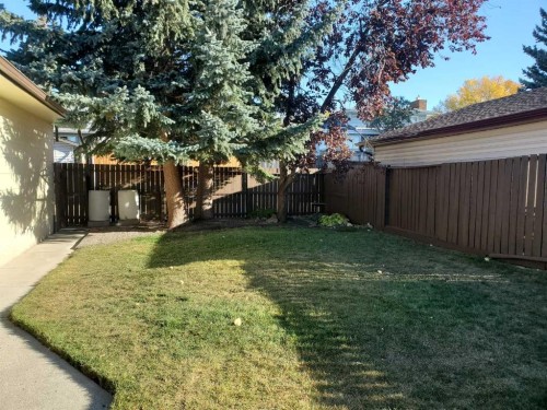 4640 Rundlehill Road Ne, Calgary, AB - Outdoor