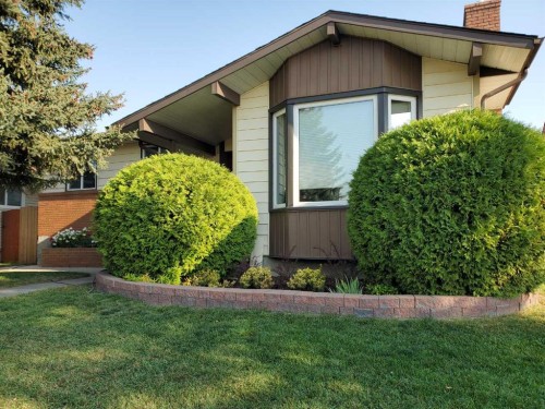 4640 Rundlehill Road Ne, Calgary, AB - Outdoor