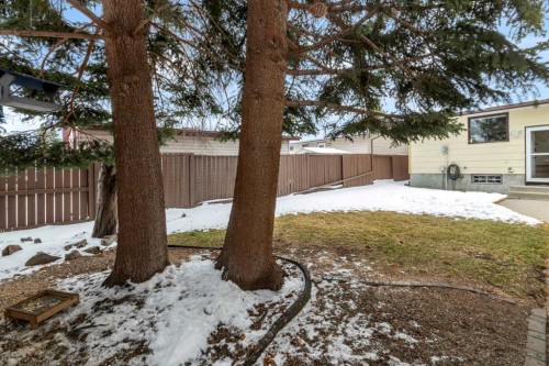 4640 Rundlehill Road Ne, Calgary, AB - Outdoor