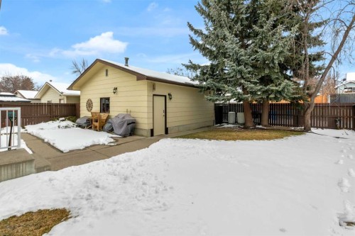 4640 Rundlehill Road Ne, Calgary, AB - Outdoor With Exterior