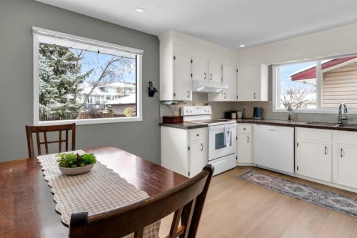 4640 Rundlehill Road Ne, Calgary, AB - Indoor Photo Showing Other Room