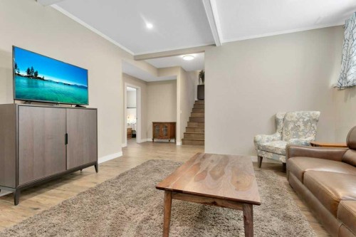 5825 Maple Crescent, Innisfail, AB - Indoor