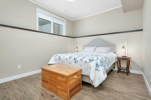 5825 Maple Crescent, Innisfail, AB - Indoor Photo Showing Bedroom