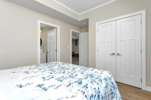 5825 Maple Crescent, Innisfail, AB - Indoor Photo Showing Bedroom