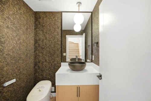 4711 19 Avenue Nw, Calgary, AB - Indoor