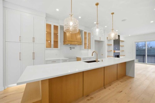 4711 19 Avenue Nw, Calgary, AB - Indoor Photo Showing Kitchen With Upgraded Kitchen