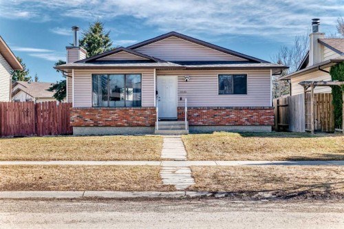 6735 Temple Drive Ne, Calgary, AB - Outdoor
