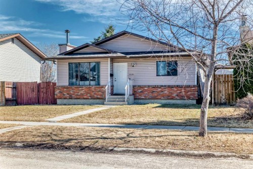 6735 Temple Drive Ne, Calgary, AB - Outdoor