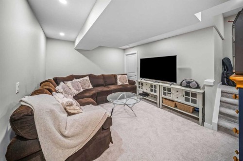 210 Crestbrook Common Sw, Calgary, AB - Indoor