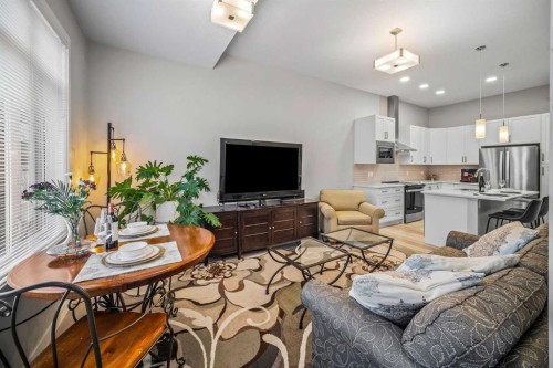 210 Crestbrook Common Sw, Calgary, AB - Indoor