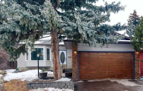15 Edgeland Mews Nw, Calgary, AB - Outdoor