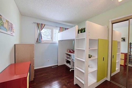 15 Edgeland Mews Nw, Calgary, AB - Indoor