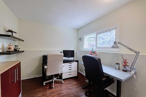 15 Edgeland Mews Nw, Calgary, AB - Indoor Photo Showing Office