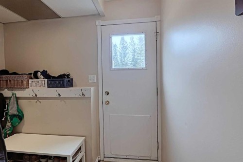 15 Edgeland Mews Nw, Calgary, AB - Indoor Photo Showing Other Room