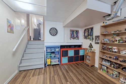 15 Edgeland Mews Nw, Calgary, AB - Indoor Photo Showing Other Room