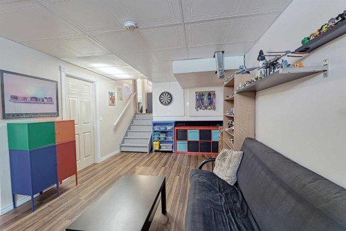 15 Edgeland Mews Nw, Calgary, AB - Indoor