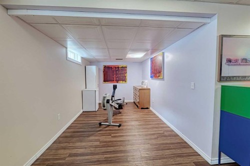 15 Edgeland Mews Nw, Calgary, AB - Indoor