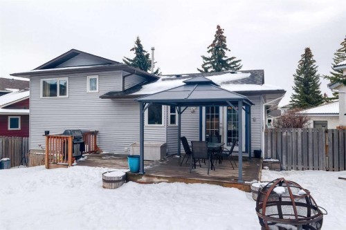 15 Edgeland Mews Nw, Calgary, AB - Outdoor