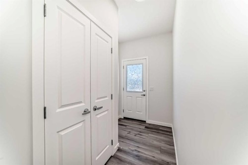 615 Lucas Boulevard Nw, Calgary, AB - Indoor Photo Showing Other Room