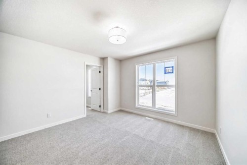 615 Lucas Boulevard Nw, Calgary, AB - Indoor Photo Showing Other Room