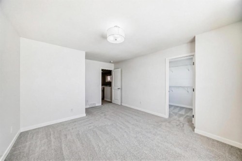 615 Lucas Boulevard Nw, Calgary, AB - Indoor Photo Showing Other Room