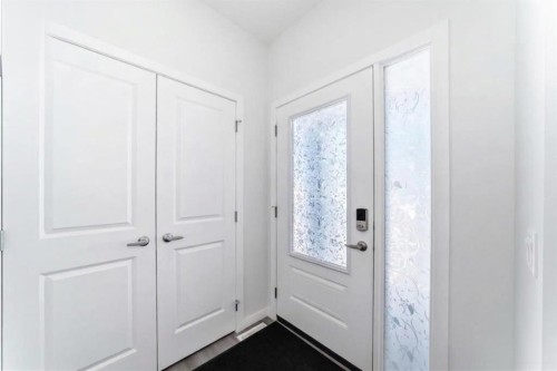 615 Lucas Boulevard Nw, Calgary, AB - Indoor Photo Showing Other Room