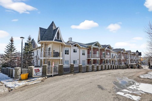 8206-70 Panamount Drive NW Calgary, AB T3K 5Z1