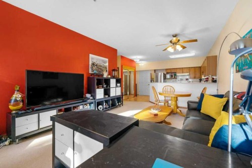215-200 Lincoln Way Sw, Calgary, AB - Indoor Photo Showing Other Room
