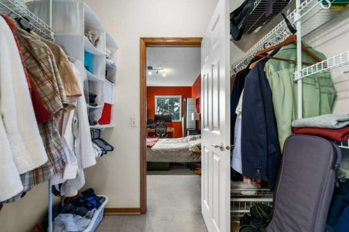 215-200 Lincoln Way Sw, Calgary, AB - Indoor With Storage